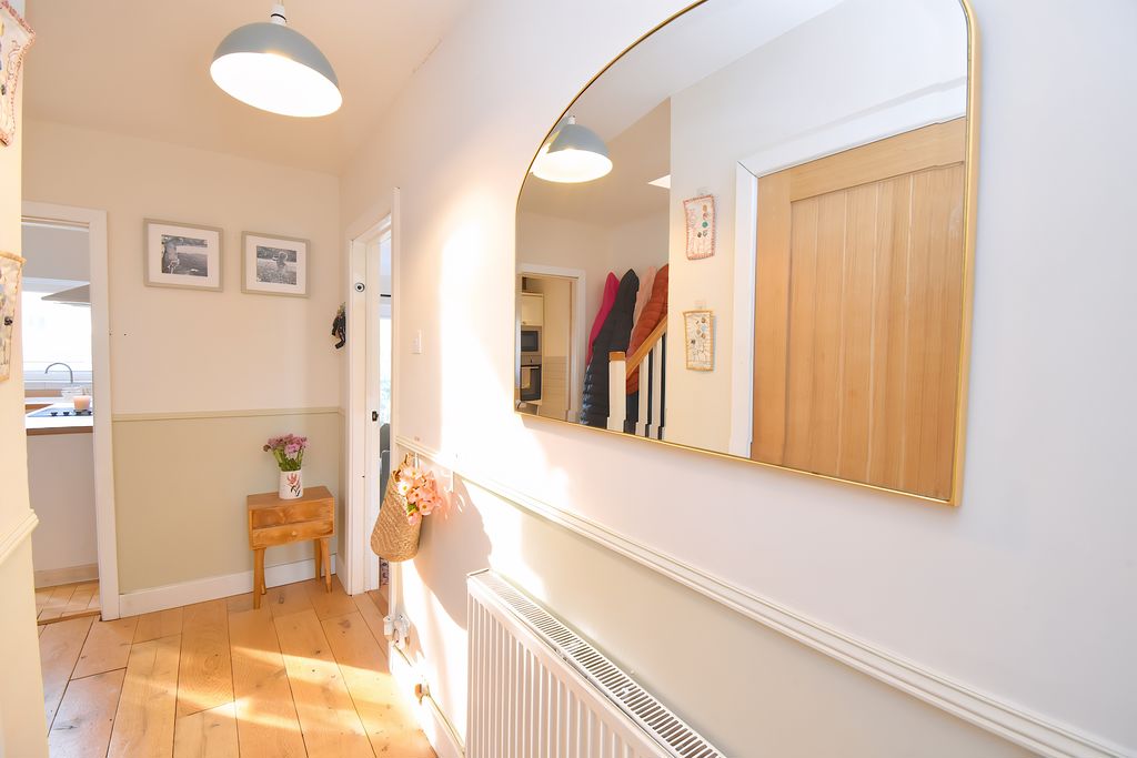 Entrance Hallway- click for photo gallery
